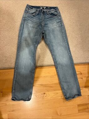 BKE Men’s Light Blue Straight Jeans
Size: 34L